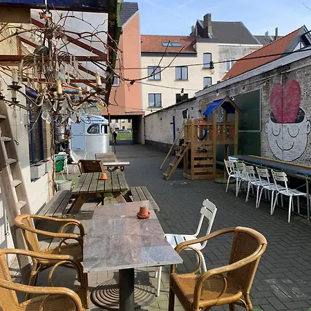 Treck Hostel *