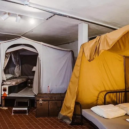 Treck Hostel Γάνδη