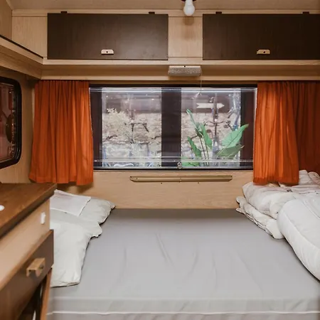 Treck Hostel Γάνδη